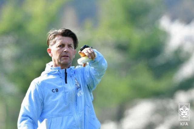 开云在线-韩国女足主帅扬言要创造历史 海外球员让球队和谐